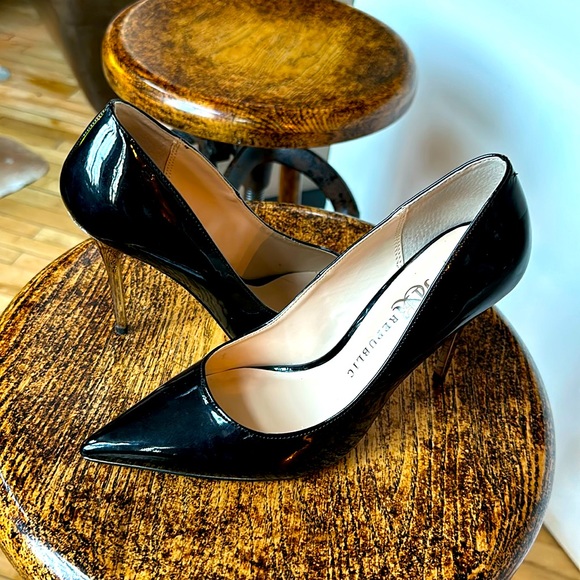 Rock and republic heels - Picture 1 of 5